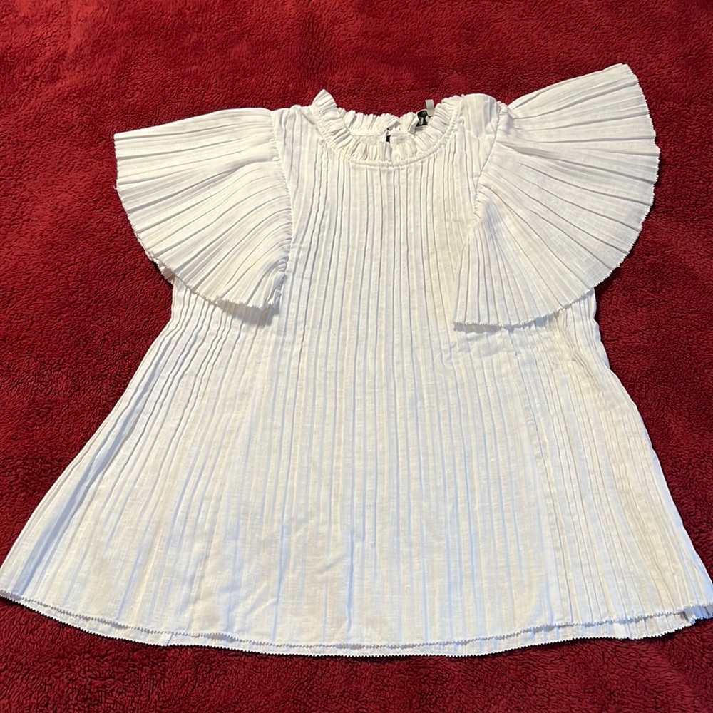 Beautiful white blouse Sea New York